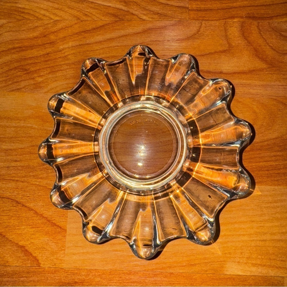 Vintage 5.5” Round Clear Glass Ashtray *MADE IN THE USA* Very Collectible Nice